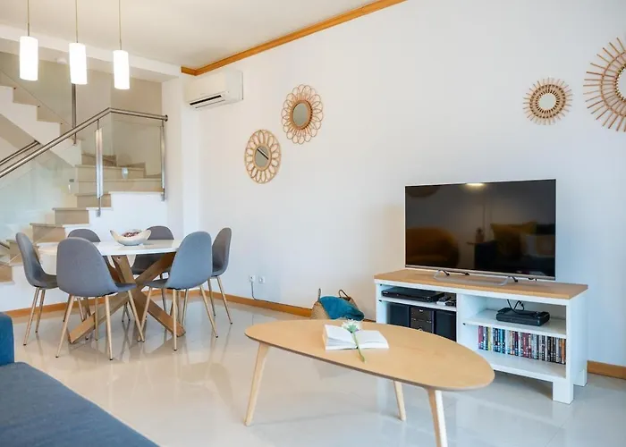 Sunshine House By Ici *